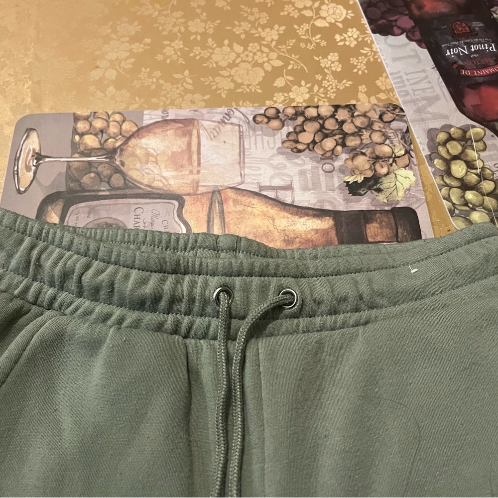 Small Sweatpants - Picture 4 of 5